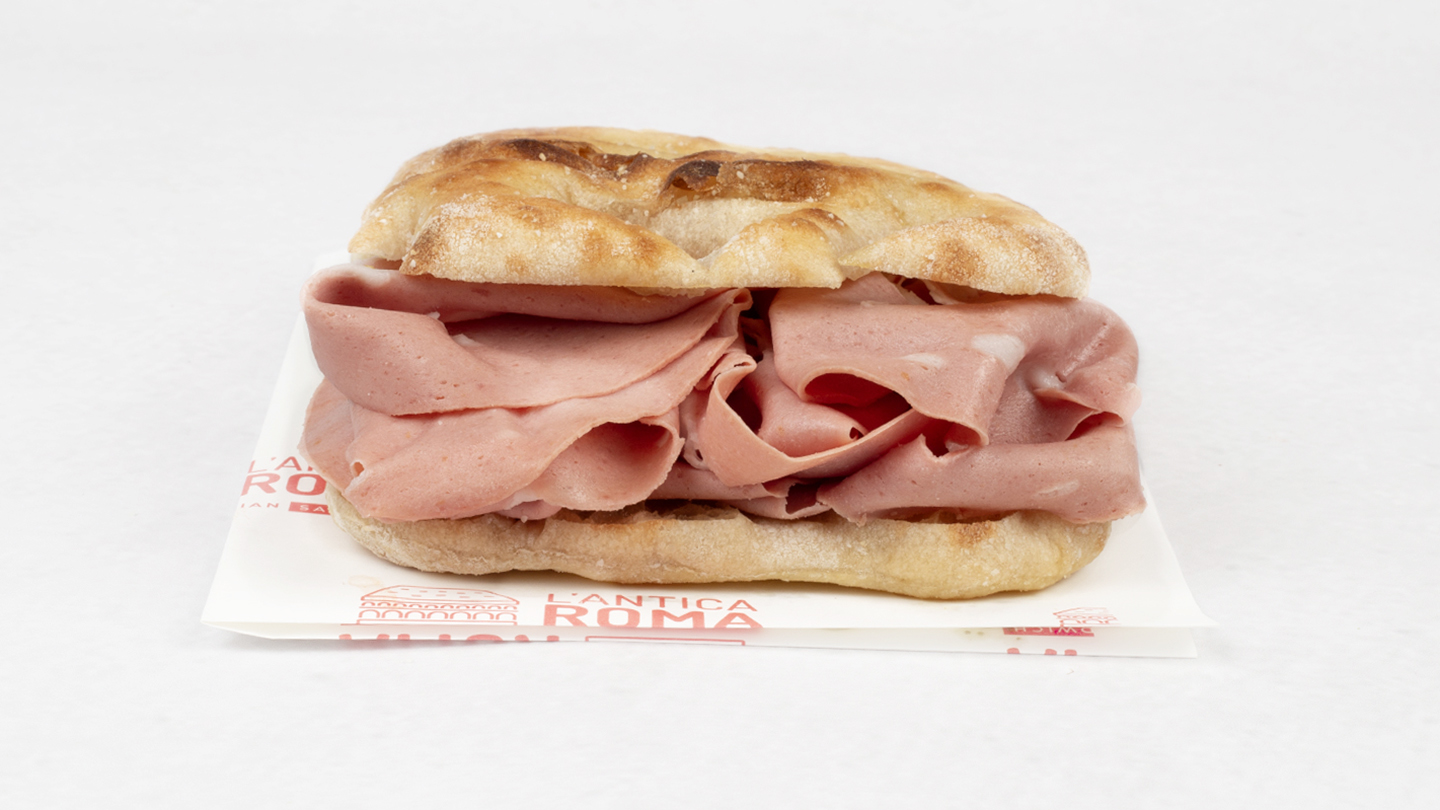 Focaccia Mortazza — Mortadela i oliwa z oliwek extra vergine